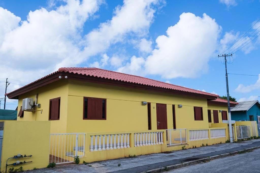 Iona'S Home: Vibrant 2Bedroom Home Near Willemstad Exterior photo